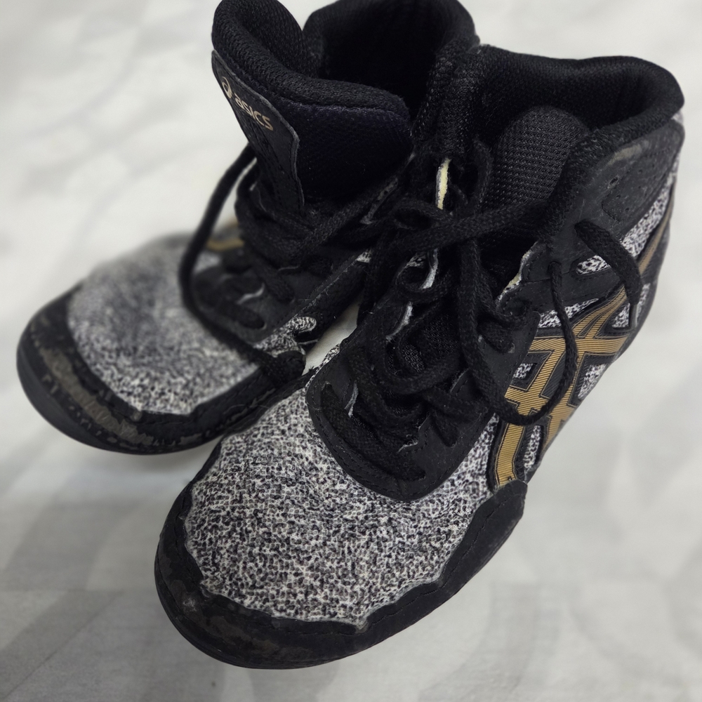 Asics Kids Black and Gold Sneakers